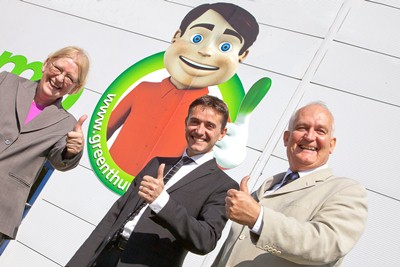 GREEN THUMB, ST ASAPH BUSINESS PARK.  Pictured is  Ann Jones AM, Stephen Waring Founder and CEO of Green Thumb  and Chris Ruane MP.