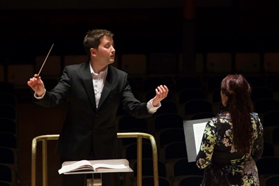 Rob Conducting Colour - Mustard Seed Media11 ceidiog